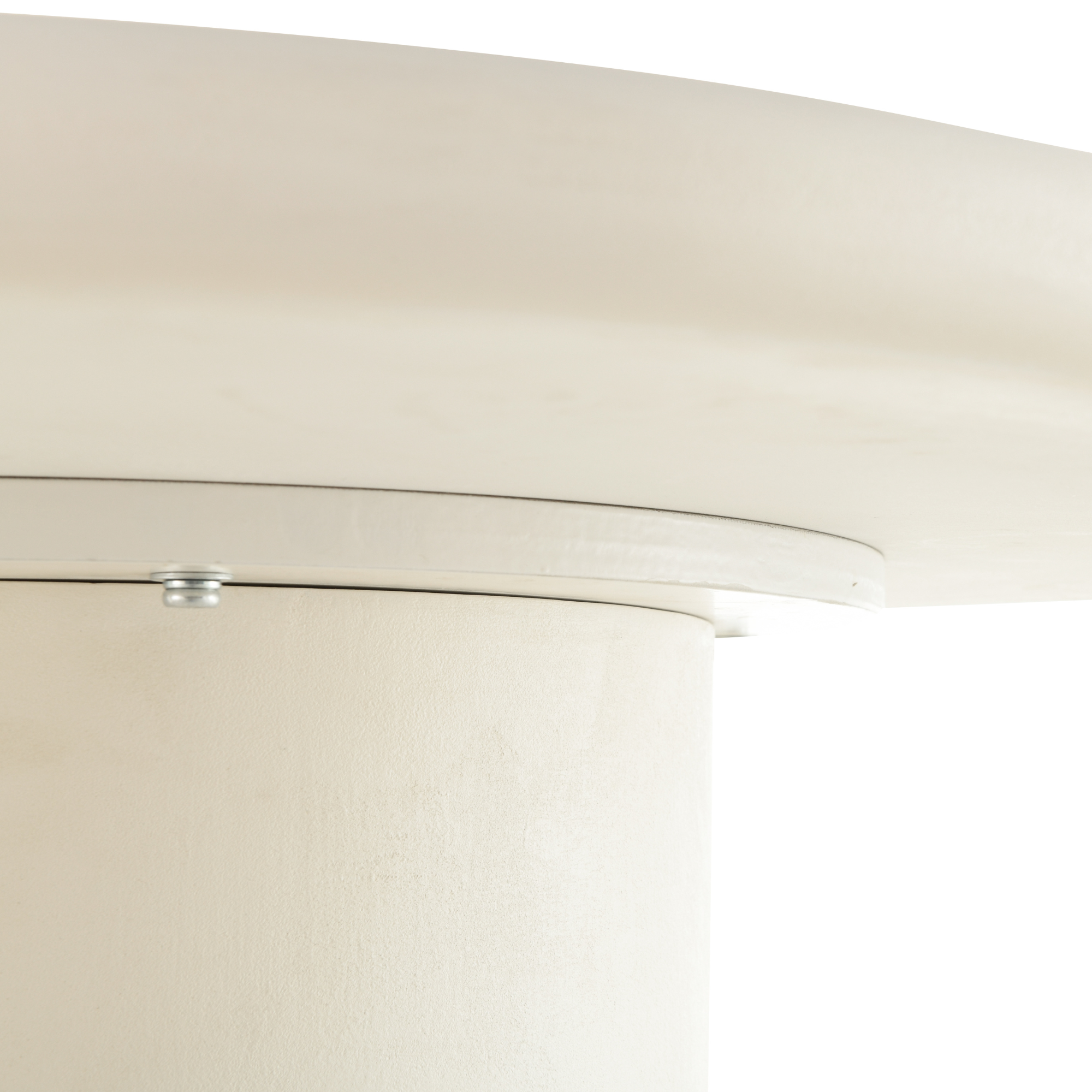 Organische eettafel van microcement