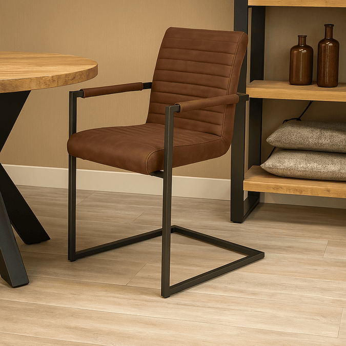 Eetkamerstoel bruin leer met zwart onderstel