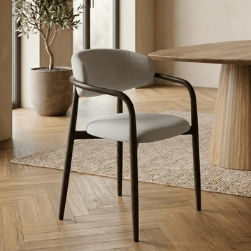 Eetkamerstoel Alexia Beige met walnoot onderstel Mahom