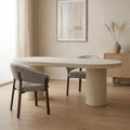 Ovale eettafel van microcement