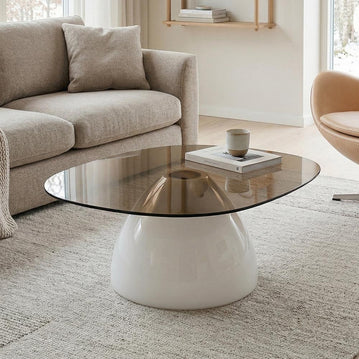 Salontafel met witte poot en glazen blad