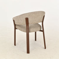 Eetkamerstoel Orbetello Zand met bruin onderstel Mahom