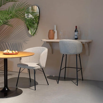 Eetkamerstoel beige met zwart onderstel