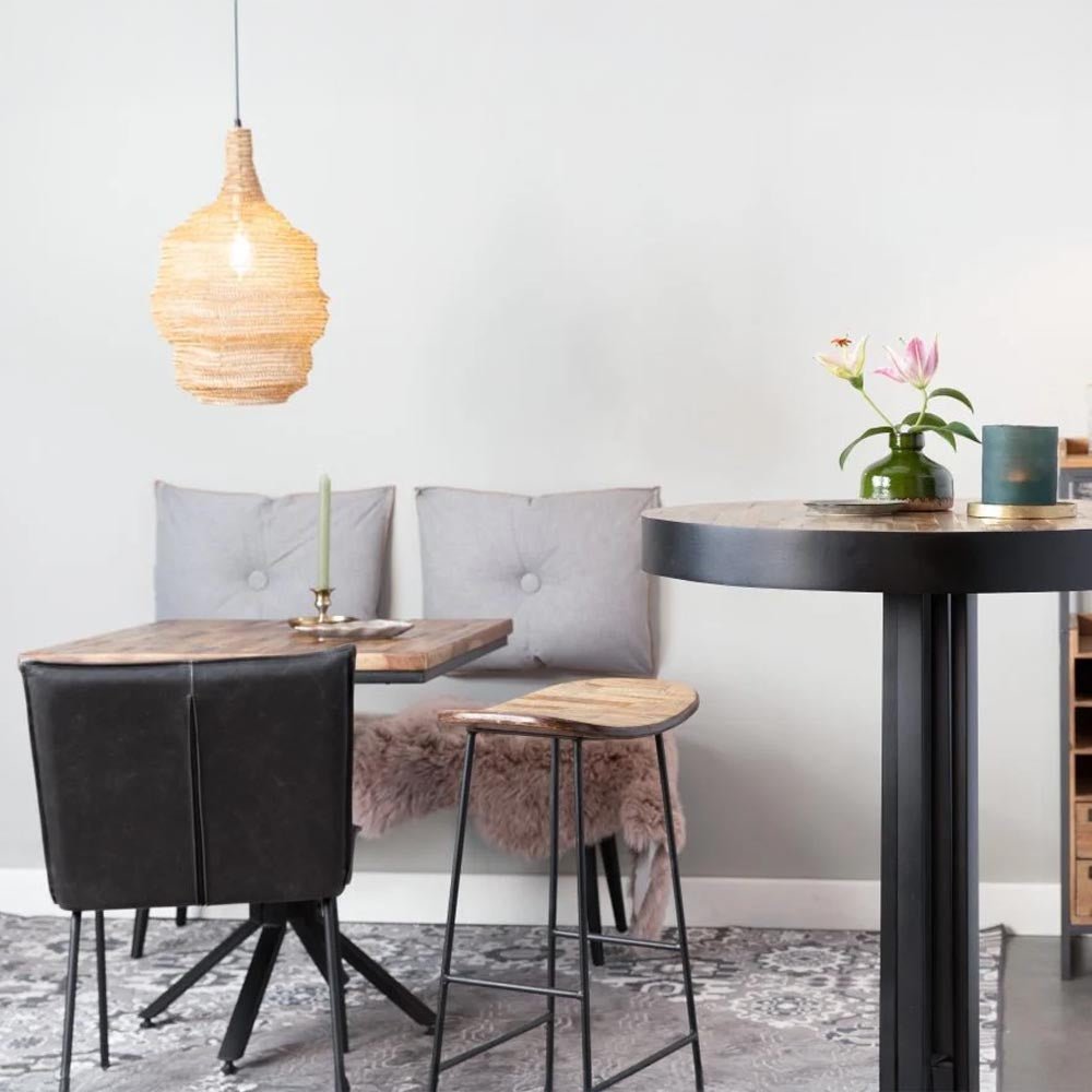 Counterstoel lichtbruin met zwart onderstel