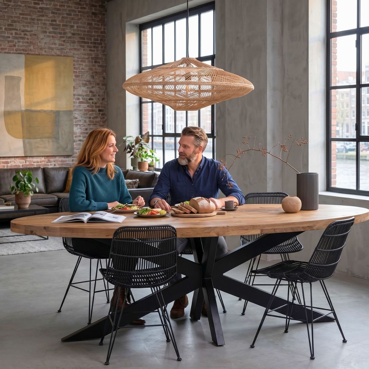 Mangohouten ovale eettafel